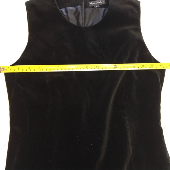 Vintage Ann Freeburg Classic Black Velvet Dress M Cocktail or Guest of Wedding - Picture 6 of 12
